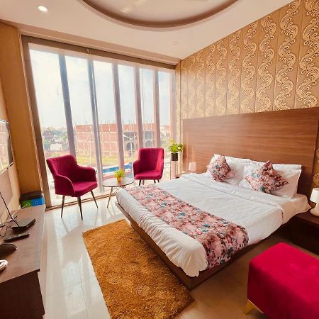 Hotel Pearl Grand, Zirakpur - Top Rated & Most Awarded Property In Tricity Chandīgarh Exterior foto