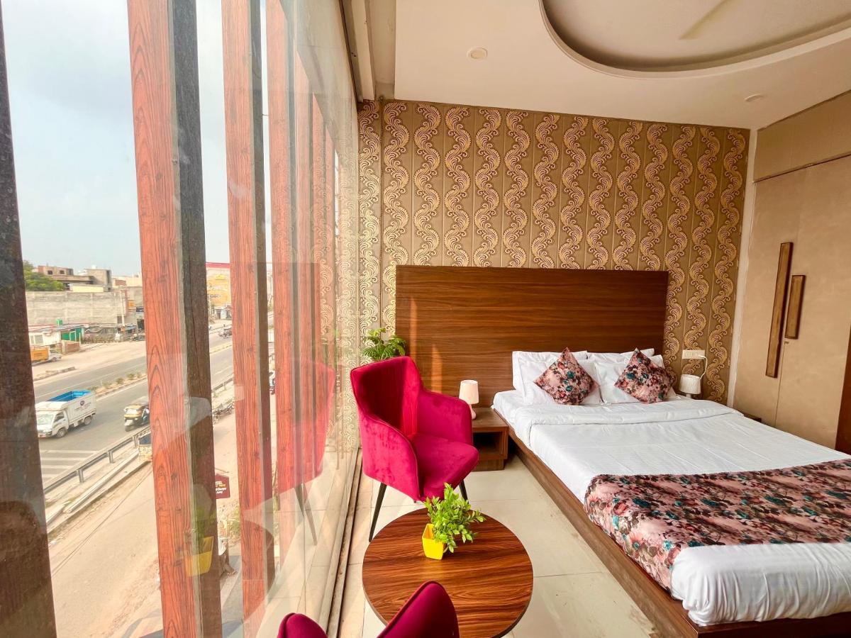Hotel Pearl Grand, Zirakpur - Top Rated & Most Awarded Property In Tricity Chandīgarh Exterior foto